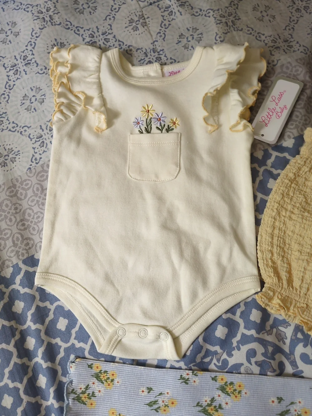 Little Lass 4 PC Yellow Ruffle Bloomer/Headband Set with Floral Leggings 3/6M
